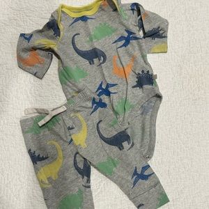 🌟BOGO🌟 Buy 1, Get 1 1/2 off!!  Gap dino two piece lounge set